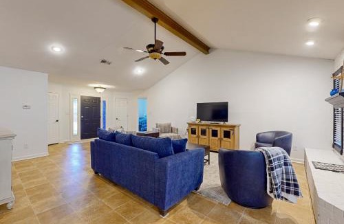 Conway House | Biker & Hikers Haven! Conway Home < 1 Mi to Trails