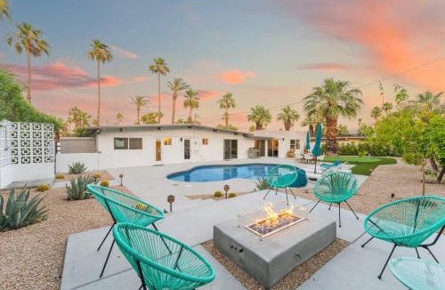 Racquet Club Estates House | Bikes-Pool-Spa-Fire Pit-Putting Green-Views-Large