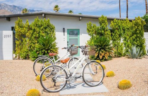 Racquet Club Estates House | Bikes-Pool-Spa-Fire Pit-Putting Green-Views-Large