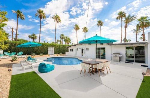 Racquet Club Estates House | Bikes-Pool-Spa-Fire Pit-Putting Green-Views-Large