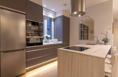 Indautxu Apartment | Bilbao Plaza Campuzano de Bilbao Suites, elegant and central