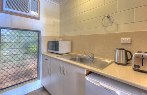 Rosslea Hotel | Billabong Lodge Motel