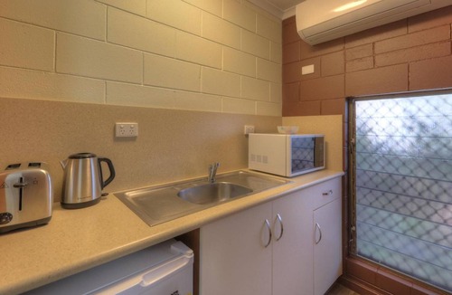 Rosslea Hotel | Billabong Lodge Motel