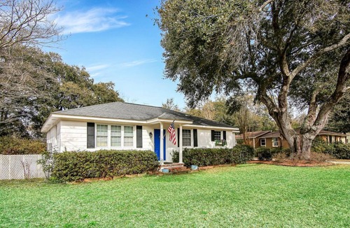 Charleston House | Billfish Bungalow - 4 mi to downtown & 6 mi beach