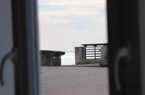 Ault Apartment | Billie Blue, Sea view, town center, Ault