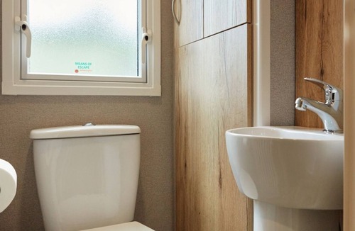 Great Houghton Ski Chalet | Billing Aquadrome Silver 3 Bed Caravan CP14