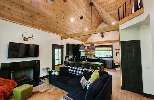Whitesboro Cabin | Billy Creek cabin | ATV trails | hot tub | firepit