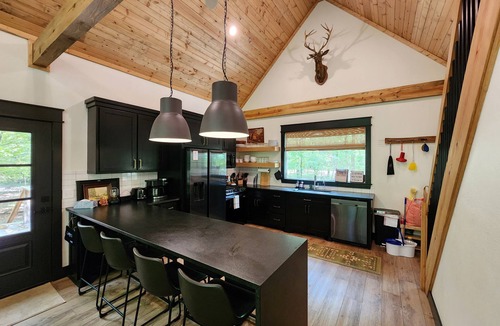 Whitesboro Cabin | Billy Creek cabin | ATV trails | hot tub | firepit