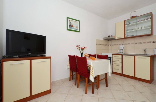 Primosten Burnji Apartment | BILO 2 with 2 bedrooms & 2 bathrooms, sea view, only 30 m from the beach