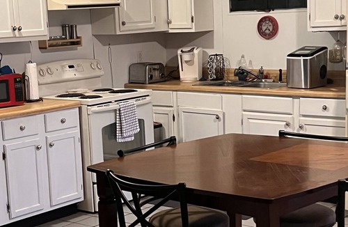 Oakley Apartment | Biltmore Getaway Apartment