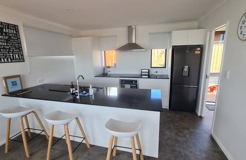 Castlepoint House | Biltonnz Bach