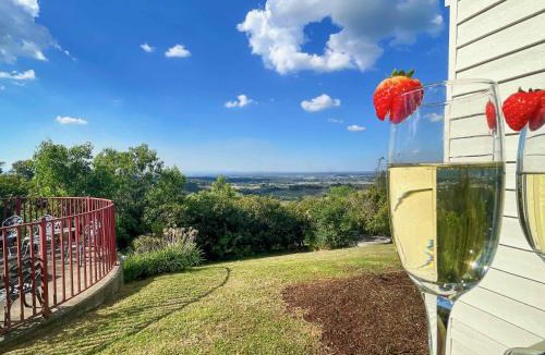 Mount View Apartment | Bimbadeen Estate Villa 3