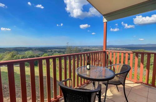 Mount View Apartment | Bimbadeen Estate Villa 5