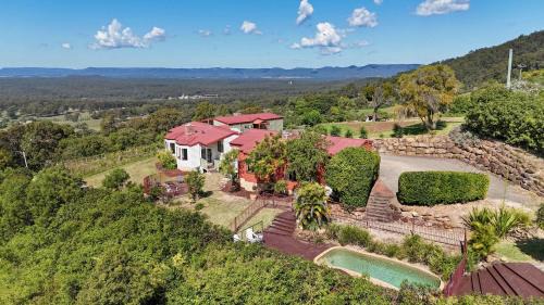 Mount View Apartment | Bimbadeen Estate Villa 6