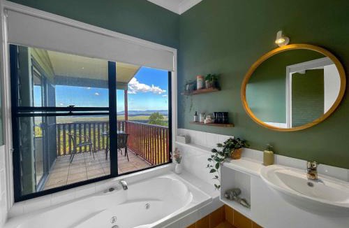 Mount View Apartment | Bimbadeen Estate Villa 6