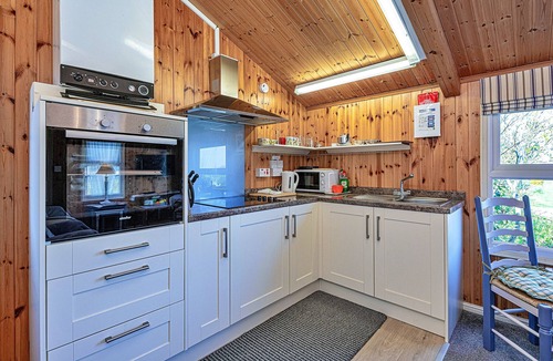 Dinas Cabin | Bimbadeen Lodge