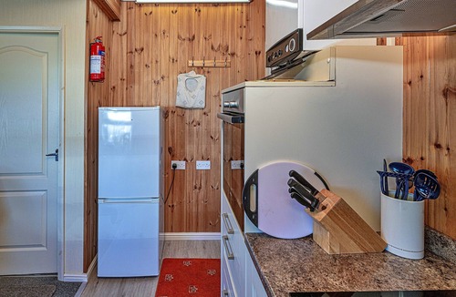 Dinas Cabin | Bimbadeen Lodge