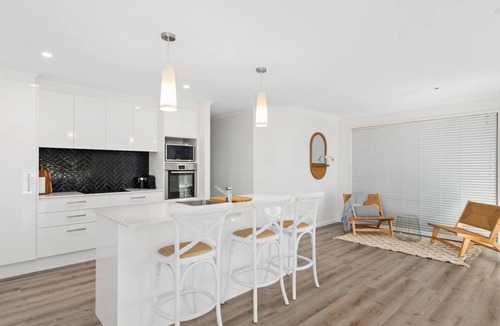 Corlette House | Bindera By The Bay