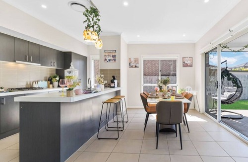 The Ponds House | Bindo's World of Dreams