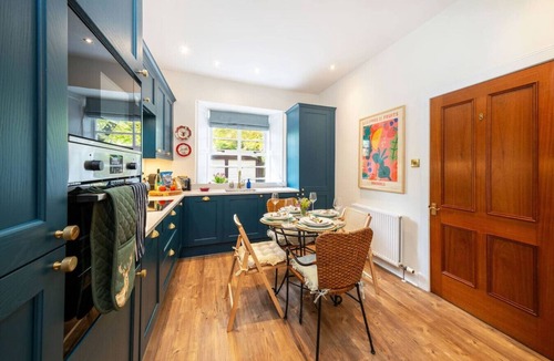 Glenisla Ski Chalet | Binrock Lodge