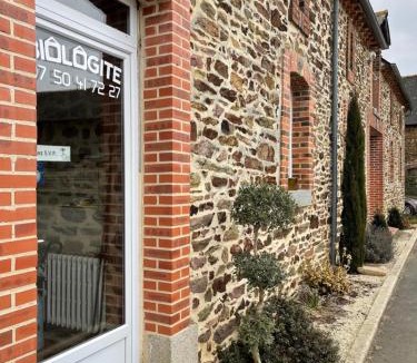 Argentre-du-Plessis House | Biologite