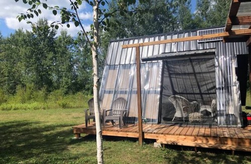 Marchand Cabin | Birch A-Frame Solar off-grid with Sauna & Pool