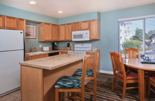Birch Bay Resort | Birch Bay | Group Beach Retreat | Pool + Beach | 2BR