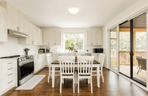 Dwight House | Birch & Blanket|BBQ|Firepit|Pingpong