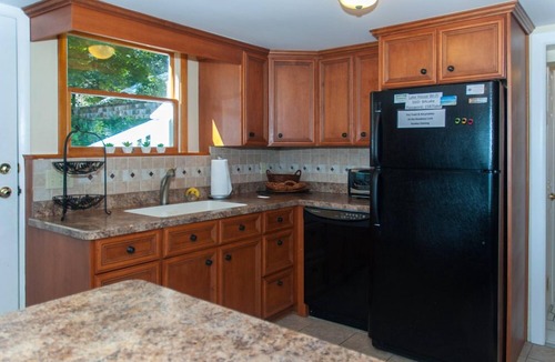 Town of Jerusalem Cottage | Birch Cottage:"Comfort and Convenience in the heart of Wine Country"