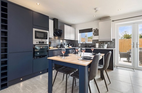 St. Florence Cottage | Birch Cottage with private Jacuzzi