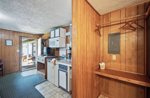 Cascade Hotel | Birch Glen Hotel