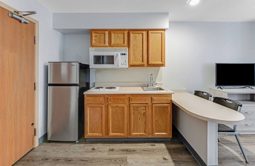 Beavercreek Hotel | Birch Hill Suites Dayton - WP AFB
