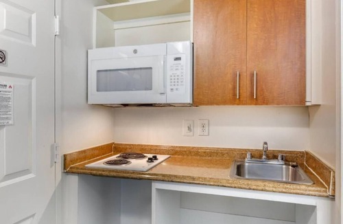 Jeffersontown Hotel | Birch Hill Suites Louisville