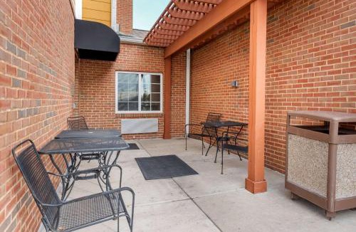 South Bend Hotel | Birch Hill Suites - South Bend