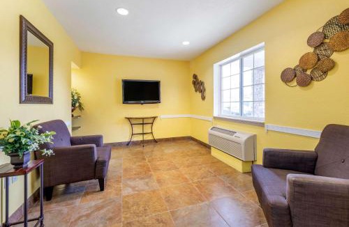 South Bend Hotel | Birch Hill Suites - South Bend