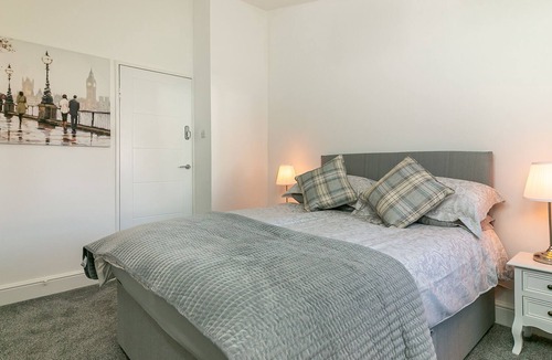 Stevenage House | Birch Room - Hillcrest Lodge