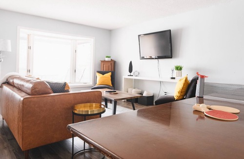 Kettle Point 44 House | Birchwood Beach House - Lakeview Full House