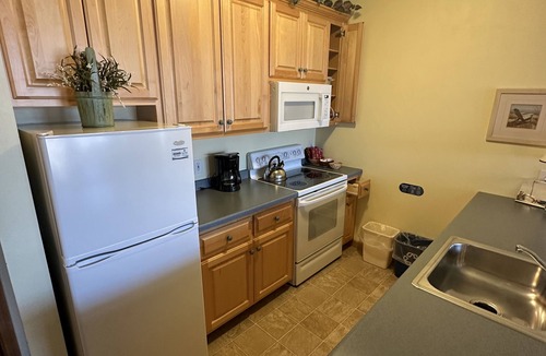 Sister Bay Hotel | Birchwood Lodge