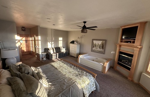 Sister Bay Hotel | Birchwood Lodge