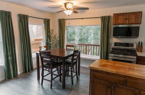 Bird Creek Cabin | Bird Creek Loft