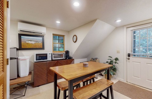 Hendersonville Cottage | Bird House | Nature Lovers Paradise | Patio & Direct Trail Access