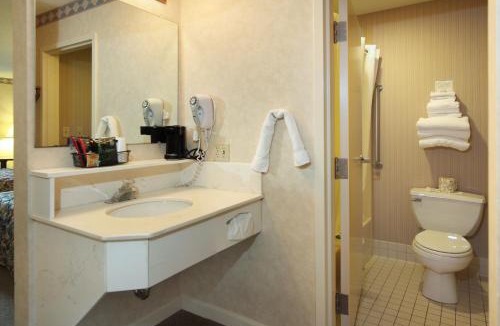 Bird In Hand Hotel | Bird-in-Hand Family Inn