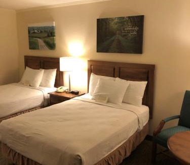 Bird In Hand Hotel | Bird-in-Hand Family Inn