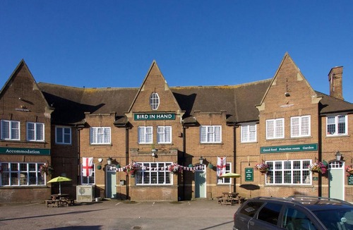 Henlow Hotel | Bird In Hand