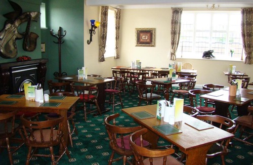 Henlow Hotel | Bird In Hand