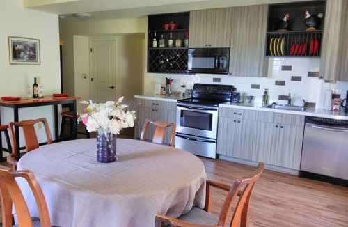 Woodland Apartment | Bird Lover’s Paradise