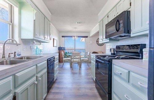Hallsburg House | Bird's Eye View- Lake Access!