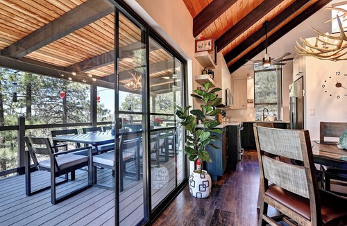 Munds Park House | Birdhouse of Munds Park with Hot Tub, & 5 Bdrms!