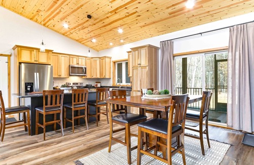 Nekoosa House | Birdie Bunkhouse - 4BR Forest Retreat & Firepit
