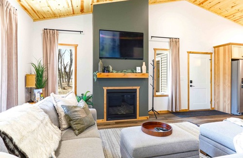 Nekoosa House | Birdie Bunkhouse - 4BR Forest Retreat & Firepit
